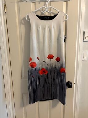 Sleeveless White-to-Gray Ombre Midi Dress with Red Poppy Print